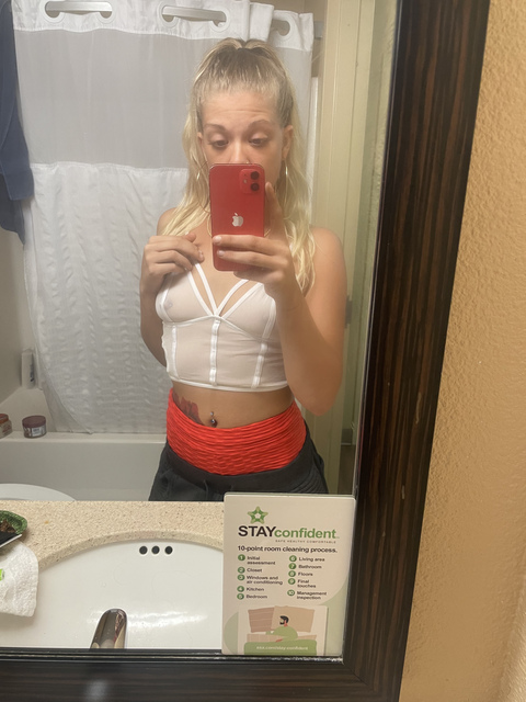 breebabyyy9523 onlyfans leaked picture 1