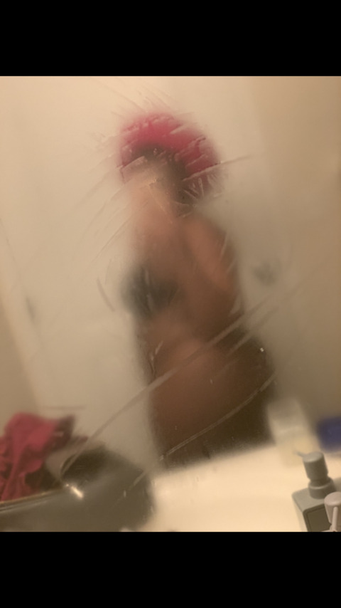 thickbitchleelee onlyfans leaked picture 1