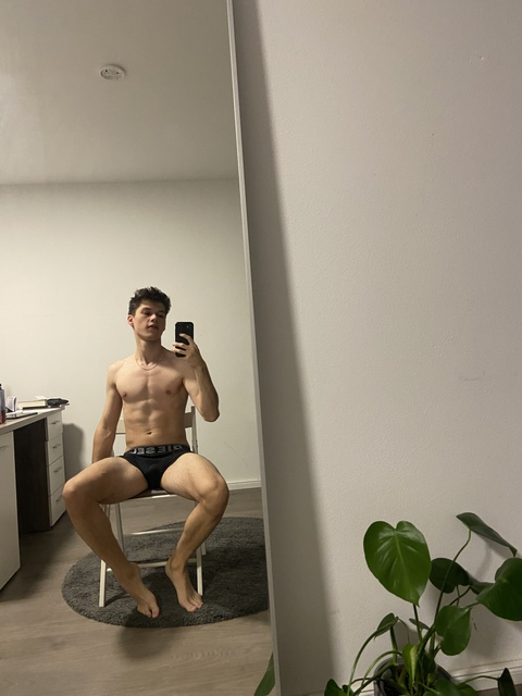 timtwinkxx onlyfans leaked picture 1